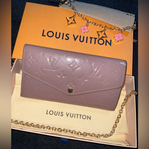 Louis Vuitton Handbags - ✅AUTHENTIC LV GIFTABLE LONGWALLET LOUIS VUITTON EXCELLENT